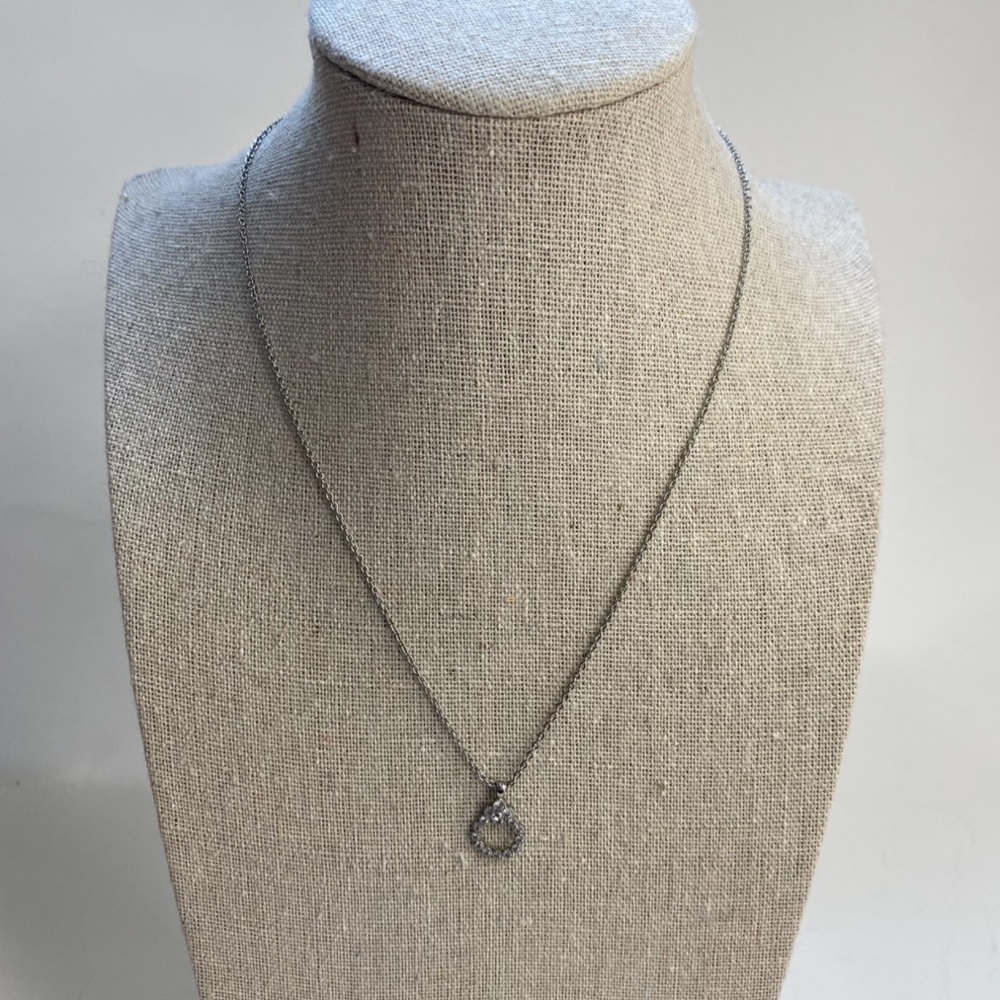 BANANA REPUBLIC CIRCLE ETERNITY SILVER NECKLACE - Picture 2 of 5